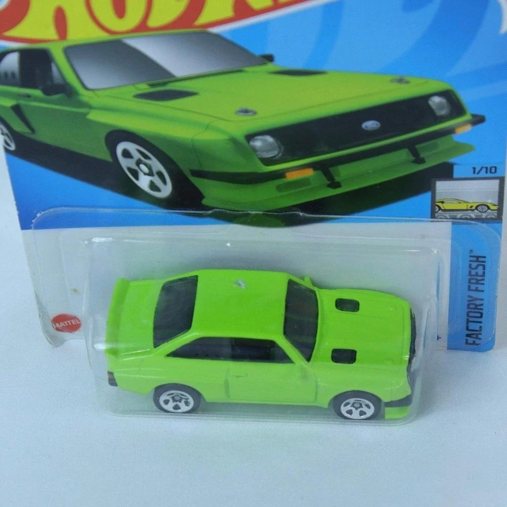 Hot Wheels Green Ford Escort RS2000 Toy Car - NEW